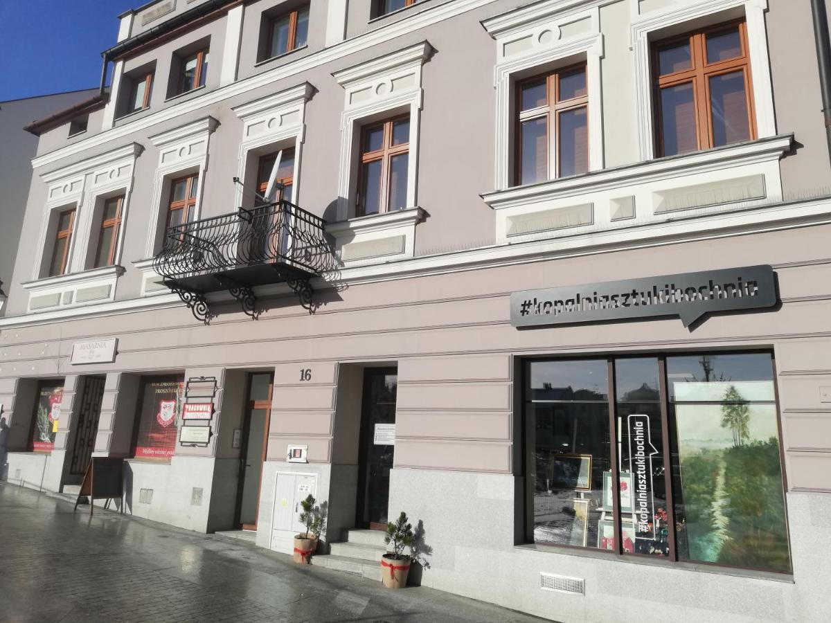 Klimatyczny Apartament Przy Bochenskim Rynku. บอชเนีย ภายนอก รูปภาพ