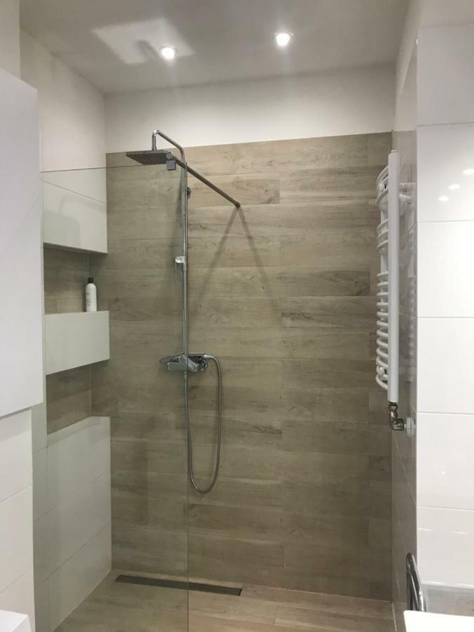 Klimatyczny Apartament Przy Bochenskim Rynku. บอชเนีย ภายนอก รูปภาพ